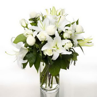  Bursa çiçek online çiçek siparişi  1 dal cazablanca 7 adet beyaz gül vazosu
