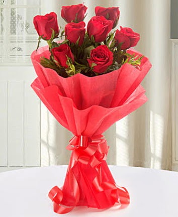 9 adet kırmızı gülden modern buket  Bursa hediye sevgilime hediye çiçek 