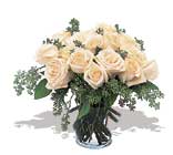 11 adet beyaz gül vazoda  Bursa hediye sevgilime hediye çiçek 