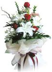 Bursa online çiçekçi , çiçek siparişi  4 kirmizi gül , 1 dalda 3 kandilli kazablanka