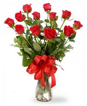  Bursa yurtiçi ve yurtdışı çiçek siparişi  12 adet kırmızı güllerden vazo tanzimi
