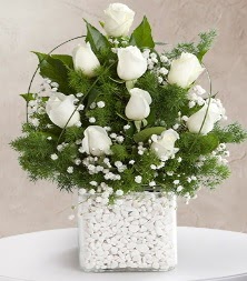 9 beyaz gül vazosu  Bursa güvenli kaliteli hızlı çiçek 